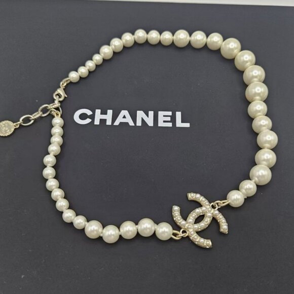 Glamorous Pearl Beaded Chain with Coin Detail - Picture 1 of 6